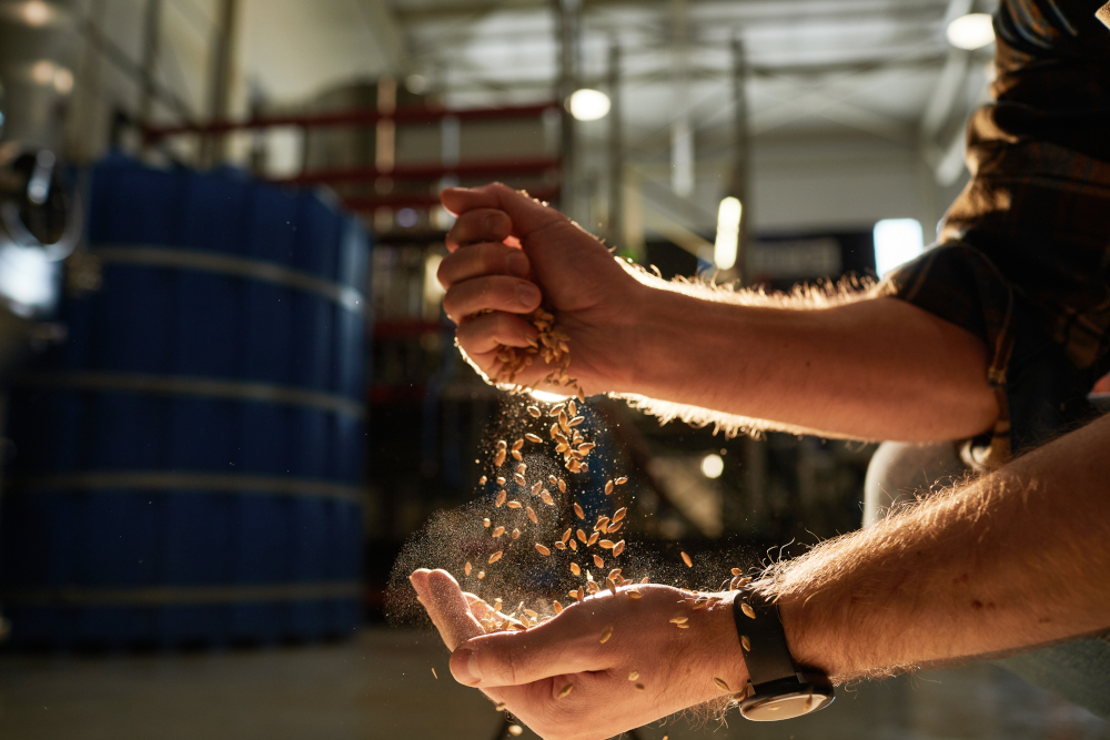 Konfekcjonowanie od podszewki – co warto wiedzieć o tym procesie?